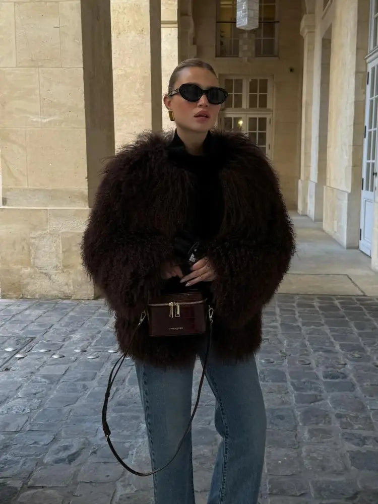 Damski Płaszcz Zimowy z Sztucznego Futra Lama z Luźnym Fasonem 3