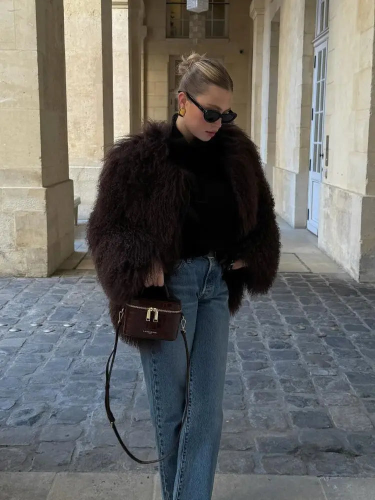 Damski Płaszcz Zimowy z Sztucznego Futra Lama z Luźnym Fasonem 4