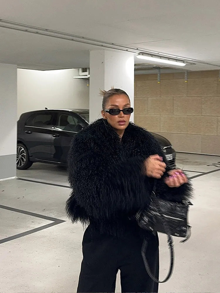 Damski Płaszcz Zimowy z Sztucznego Futra Lama z Luźnym Fasonem 5