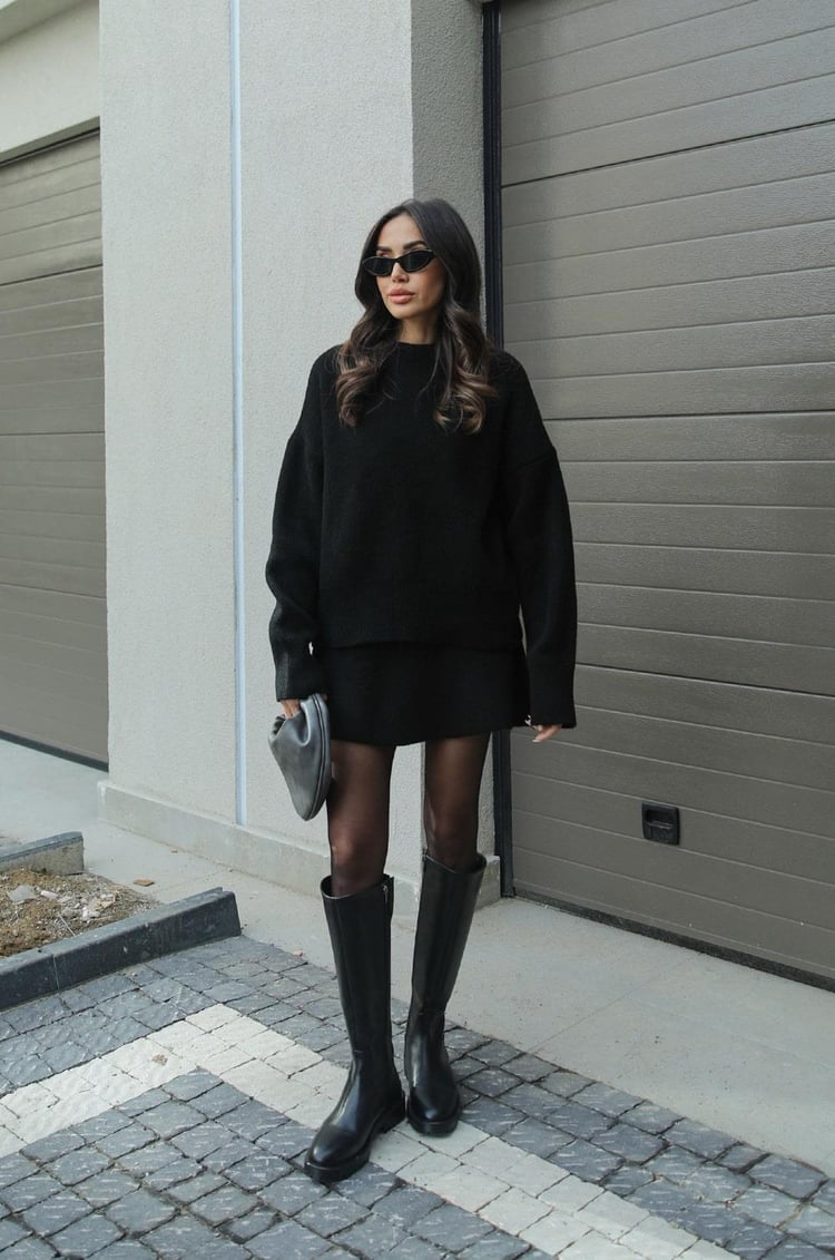 Damski Zestaw Dresowy z Oversize'owym Swetrem i Dopasowaną Spódnicą 6